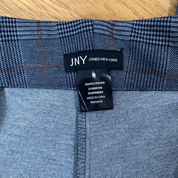 Jones New York Pull On Pants - Picture 7 of 7